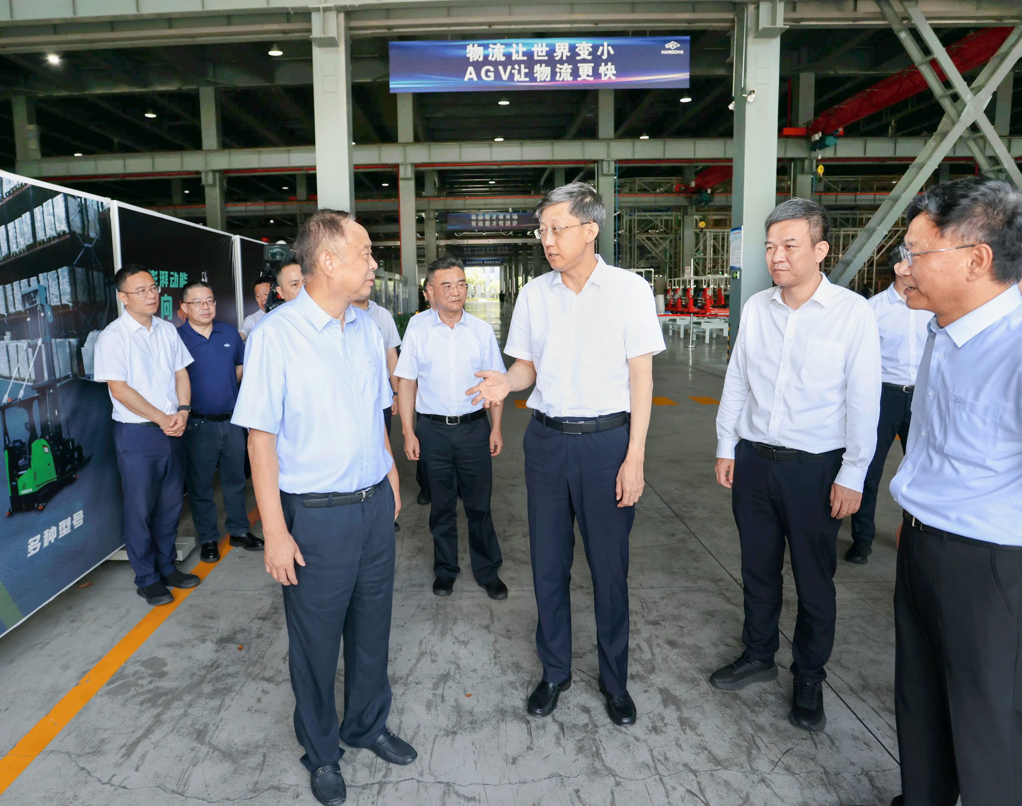 省委常委、杭州市委书记刘非调研U8国际集团配图（调亮度）.jpg